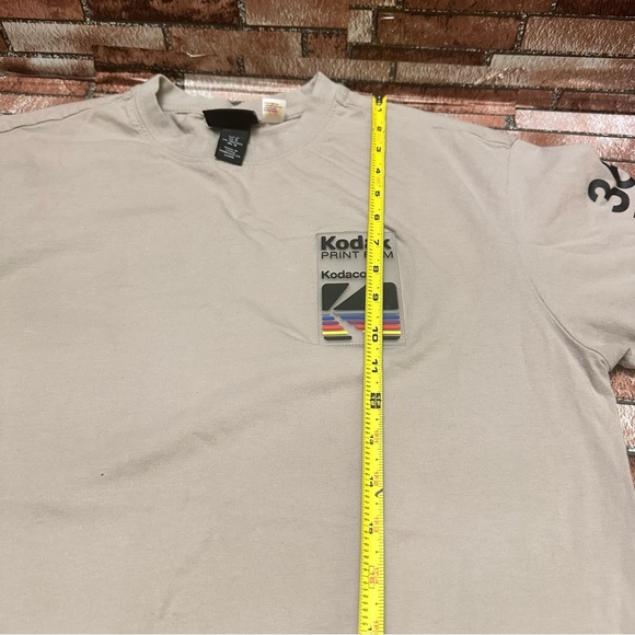 H&H x Kodak Beige Graphic T-Shirt size M - Picture 10 of 11